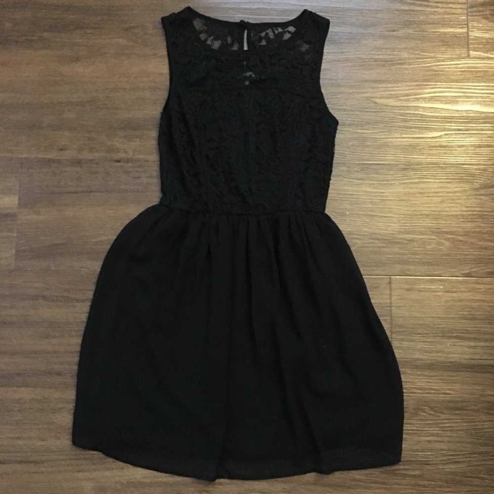 Black Lace Sleeveless Mini Dress